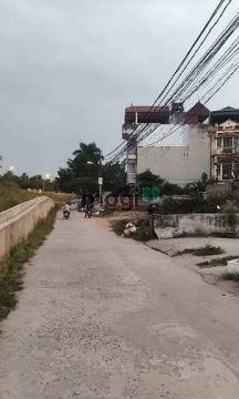 Bán 61m2 đất đê vàng Phúc Lợi, ô tô, 15m ra phố lớn, giá chỉ 5.8 tỷ.