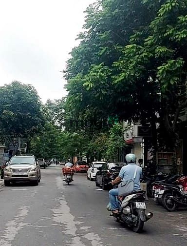 Bán đất Ngọc Thụy, 72m2, đường ô tô thông, sát phố lớn, KD, chỉ 7.9 tỷ