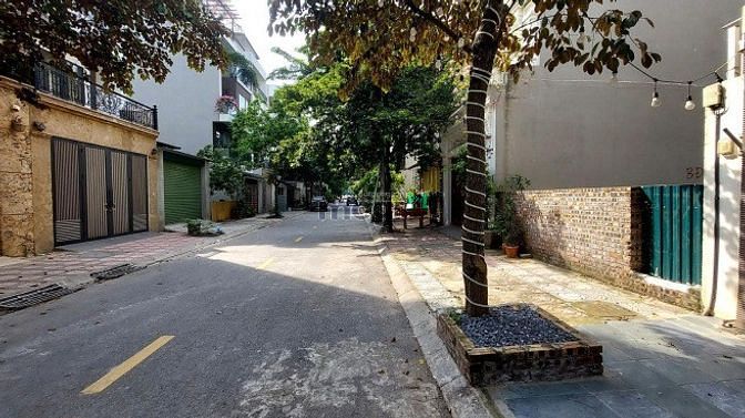 Bán 81m đất chia lô vỉa hè KĐT Sài Đồng, MT4.5m, 50m->trục, chỉ 12,8tỷ