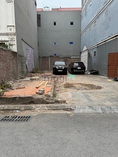 +Đức Giang-Long Biên. +Diện Tích 148,8m2 đất. +Mặt tiền: 8m +Giá chà