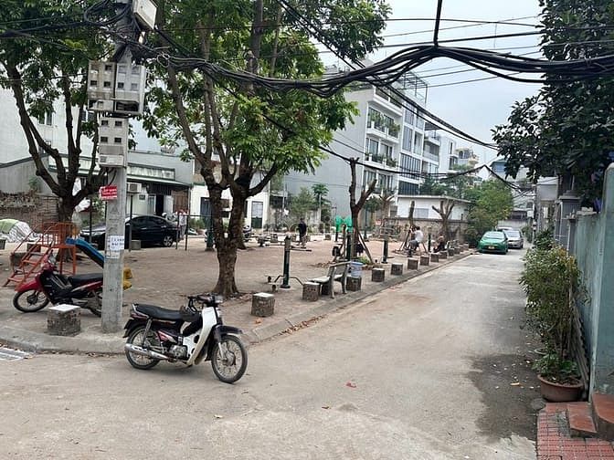 +Thượng Thanh -Long Biên +DT 48,5M2 Đât +MT-MT4 M +Giá 6,4 tỷc