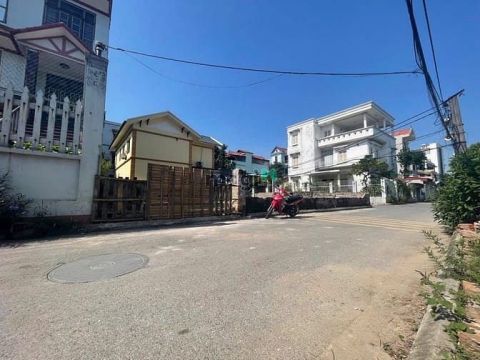 +Đức Giang-Long Biên. +Diện Tích 253,7m2 đất. +Mặt tiền: 17m -Lô góc +