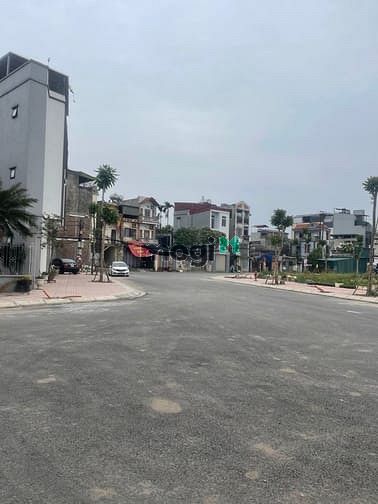+ĐẤT PHÂN LÔ-KD-Ô TÔ TRÁNH-2 MẶT TIÊN-vỉa hè 2 bên-gần hồng tiến.