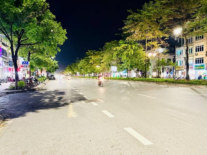+Mặt phố Ngô Gia Tự -Diện tích 136/196M2 -Nhà cấp 4 -Mặt tiền 6 -Giá