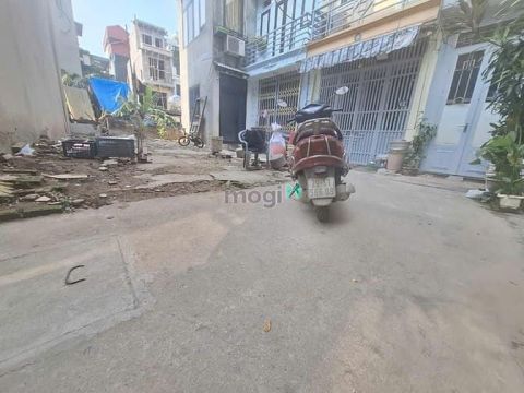 Bán đất ngõ 405 ngọc thụy 46m x 4,6m vuông đẹp, lô góc, oto đỗ cửa,