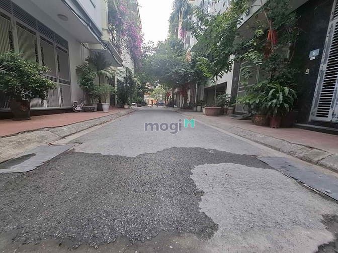 Hiếm !!! bán đất phân lô ngõ 52 gia quất, gần 40m oto tránh, vỉa hè
