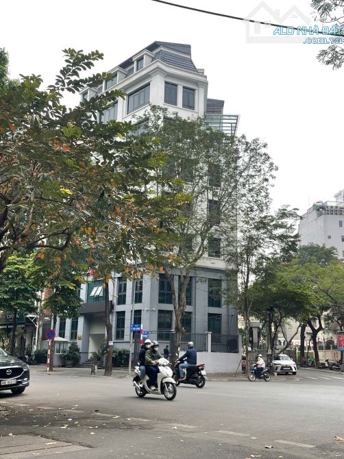 Bán nhà Mặt Phố Hoàng Quốc Việt,Cầu Giấy 110M2 6.5Mt 7 tầng thang máy KD 150tr/th vỉa hè