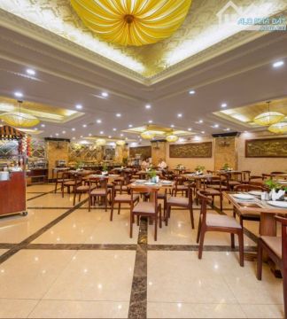 Bán gấp khách sạn đẹp nhất Ba Đình view Hồ Tây cạnh Hoàng Thành Thăng Long Phố ViP 16 tầng