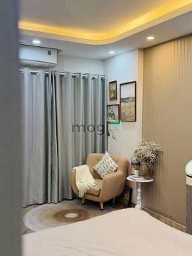 Nhà đẹp ngõ Lạc Long Quân, giá 15.35 tỷ, gần 58m2x5T, thang máy, lô gó