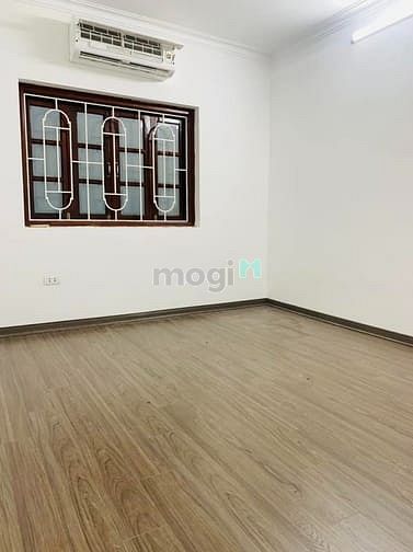 Thiện chí bán nhà ngõ Cao Bá Quát, giá 6.2 tỷ, gần 17m2, ngõ rộng