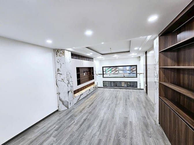 Bán toà nhà Nguyễn Chí Thanh, giá 65 tỷ, gần 100m2x7T, KD lớn
