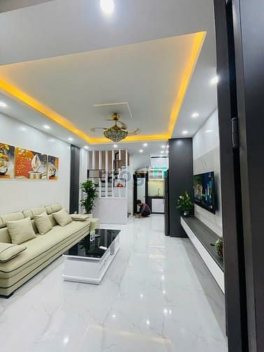 Bán nhà Trần Cung, Cổ Nhuế 30m2 x 6T, lô góc, ô tô qua nhà, kinh doanh