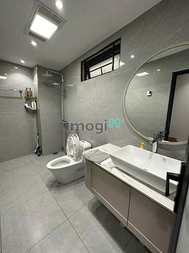 Nhà riêng Chùa Quỳnh – 40m² x 5 tầng – 3 phòng ngủ – Ở luôn