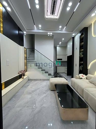 Hiếm! Nhà thang máy Hai Bà Trưng Hà Nội – 36m² – 5 tầng – 3 ngủ master