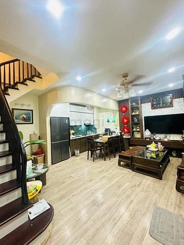 Nhỉnh 9 tỷ có ngay nhà đẹp Tùng Mậu