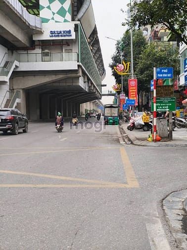 Phan Đình Giót Hà Đông- Lô góc- 4T full nội thất- 100m ra oto tránh