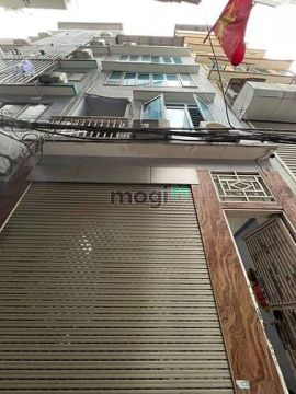Bán gấp nhà CV Hòa Bình, dt 40m, 4 tầng, lô góc ngõ thông ba gác phi.