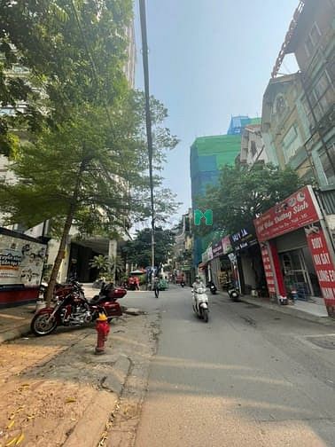 Bán nhà mặt phố, trung tâm quận Thanh Xuân -9ty - DT 30m - ô tô đỗ