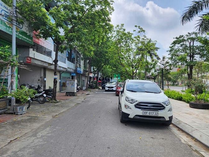 Bán 50m mặt phố Lê Trọng Tấn, Hà Đông, khu vực sầm uất, kd ngày đêm