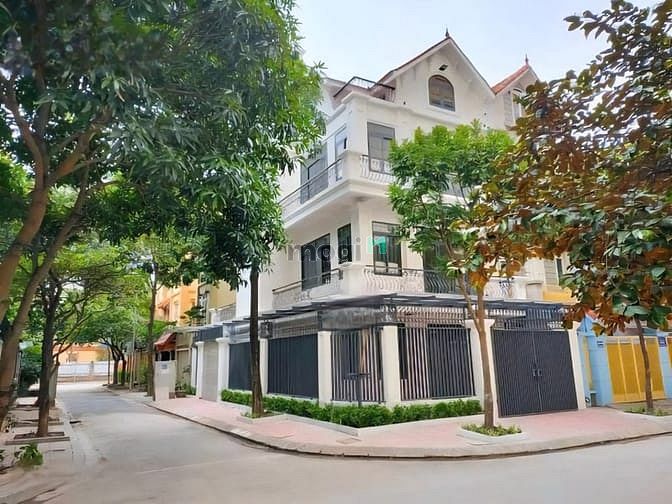 Chính Chủ Cho thuê Biệt Thự Mễ trì - Nam từ Liêm - Dt 120m2 x 4 tầng.