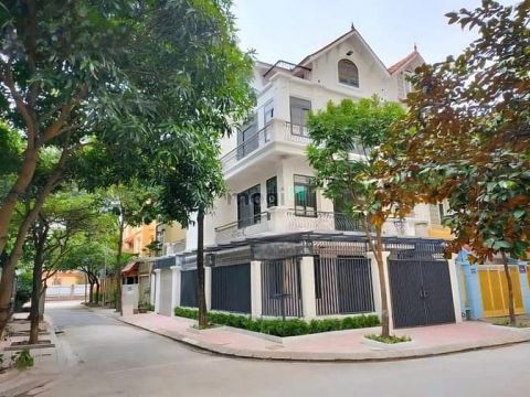 Chính Chủ Cho thuê Biệt Thự Mễ trì - Nam từ Liêm - Dt 120m2 x 4 tầng.