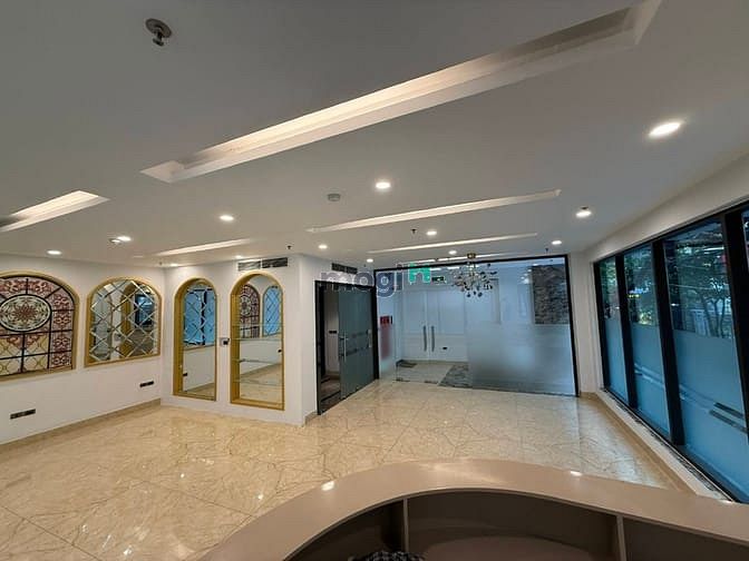 Cho thuê mB phố Ngụy Như Kon Tum - DT 110m2 x 3 tầng - MT 10m