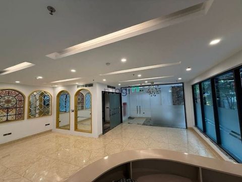Cho thuê mB phố Ngụy Như Kon Tum - DT 110m2 x 3 tầng - MT 10m