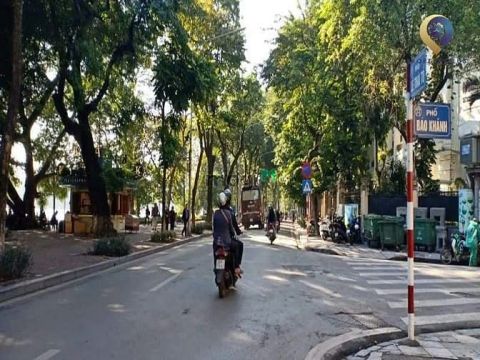 Cho thuê MB phố Lý Thái Tổ -DT 62m2 -cách hồ Gươm 2 phút đi bộ