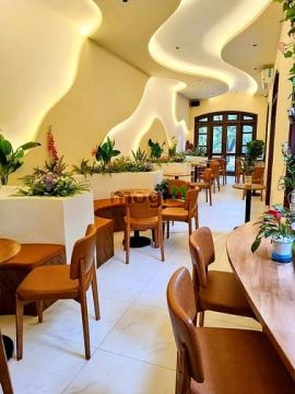 Cho thuê Lô Góc cực đẹp phố Hòa Mã -MT 30m -DT 75m2 x 3 tầng