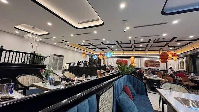Cho thuê MB phố Huỳnh Thúc Kháng - DT 250m2 x 2 tầng -MT 12m