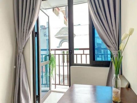 Cho thuê nhà phố Đoàn Trần Nghiệp - DT 90m2 x 2,5 tầng -MT 8m