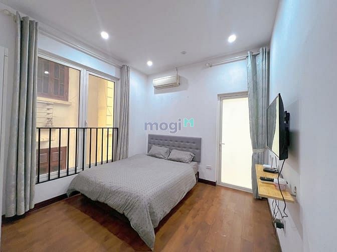 Cho thuê căn hộ 1 phòng ngủ với balcony, máy giặt riêng tại 228 Âu Cơ