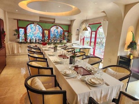 Cho thuê nhà mặt phố Hàng Bún, DT 100m2x3 tầng, MT 11m, Giá 80tr