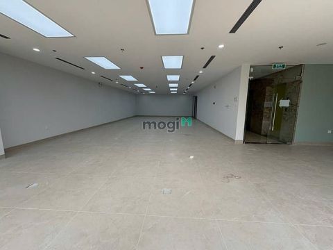 Cho thuê nhà mặt phố Lạc Long Quân, DT 180m2x5t + hầm, MT 11m, Giá 300