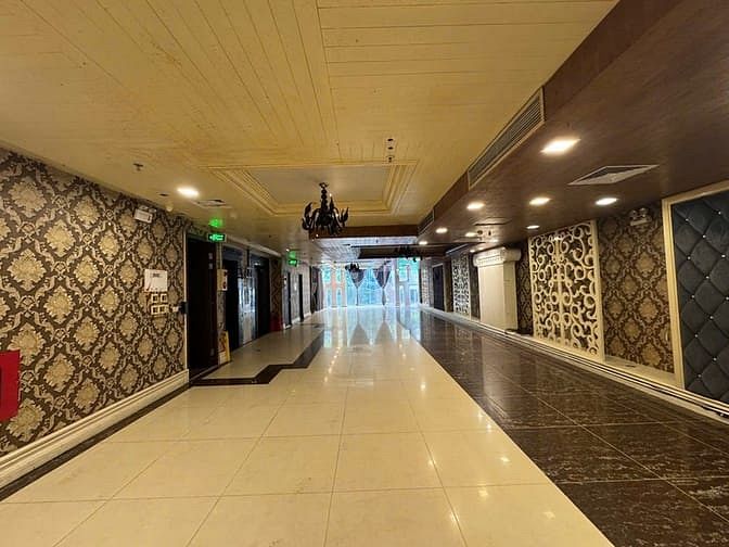 Cho thuê nhà mặt phố Triệu Việt Vương, DT 239m2x9 tầng, MT 11m, 500tr