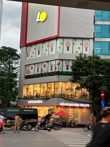 Cho thuê nhà mặt phố Lý Thường Kiệt, DT 100m2x3 tầng, MT góc 17,5m