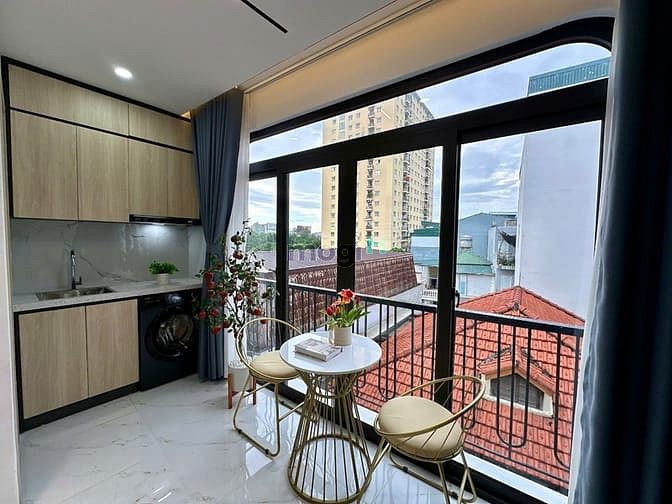 Cầu Giấy View Đỉnh Mới Tinh Full Đồ Thang Máy Ban Công Giá Tốt