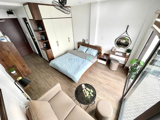 Studio Xã Đàn, Ô TÔ qua nhà, FULL Đồ xịn, Thang Máy, 30m2, Ban công