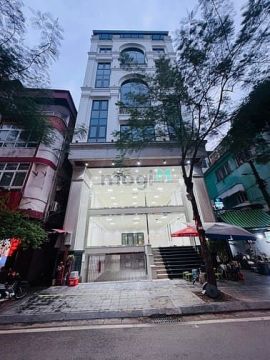 Cho thuê nhà MP Hàng Chuối DT 230m2x8 tầng, MT 11m, Giá: 450tr/tháng