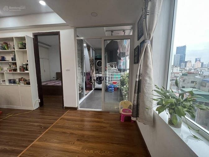 Cho thuê nhà ngõ 97 văn cao 55m x4T ô tô đỗ cửa