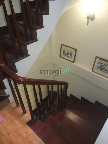 Cho thuê nhà ngõ 125 trung kinh 65m x 4T ô tô đỗ cửa