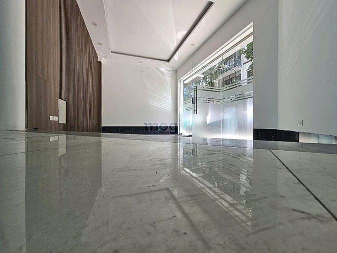 Cho thuê nhà phân lô trung yên 11, 150m x5T