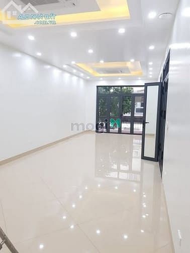 Cho thuê nhà ngõ 71 đỗ quang 65m x 6T ngõ ô tô tránh