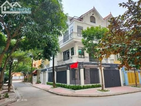 Cho thuê biệt thự ngõ 214 nguyễn xiển 180m x5T thang máy
