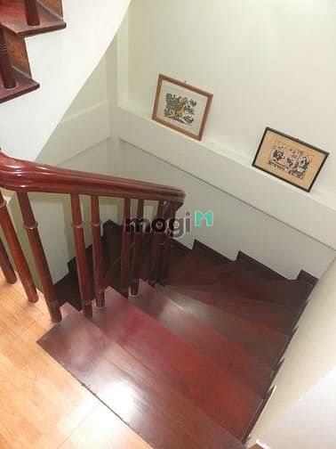 Cho thuê nhà ngõ 125 trung kính 52m x4T ô tô đỗ cửa