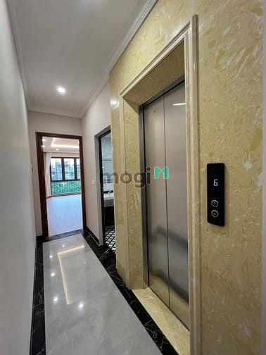 Cho thuê nhà ngõ 193 trung kính 50m x7T thang máy