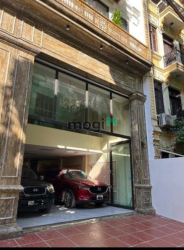 Cho thuê nhà phân Lô Nguyễn Xiển dt 70m x5 tầng thang máy, mt 4.5m