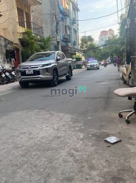 Cho thuê nhà Kinh Doanh Ô Tỗ tránh, dt 60m, 5T, mt 4m Phố Nguyễn Tuân