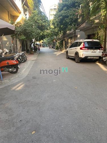 Cho thuê nhà riêng phân lô tại Phố Ngụy Như Kon Tum, dt 60m, 5T,