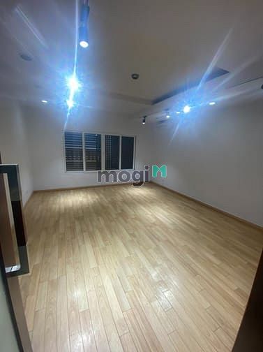 Cho thuê nhà phân lô ngõ 126 Khuất Duy Tiến. 55m2, 5 tầng, 20tr